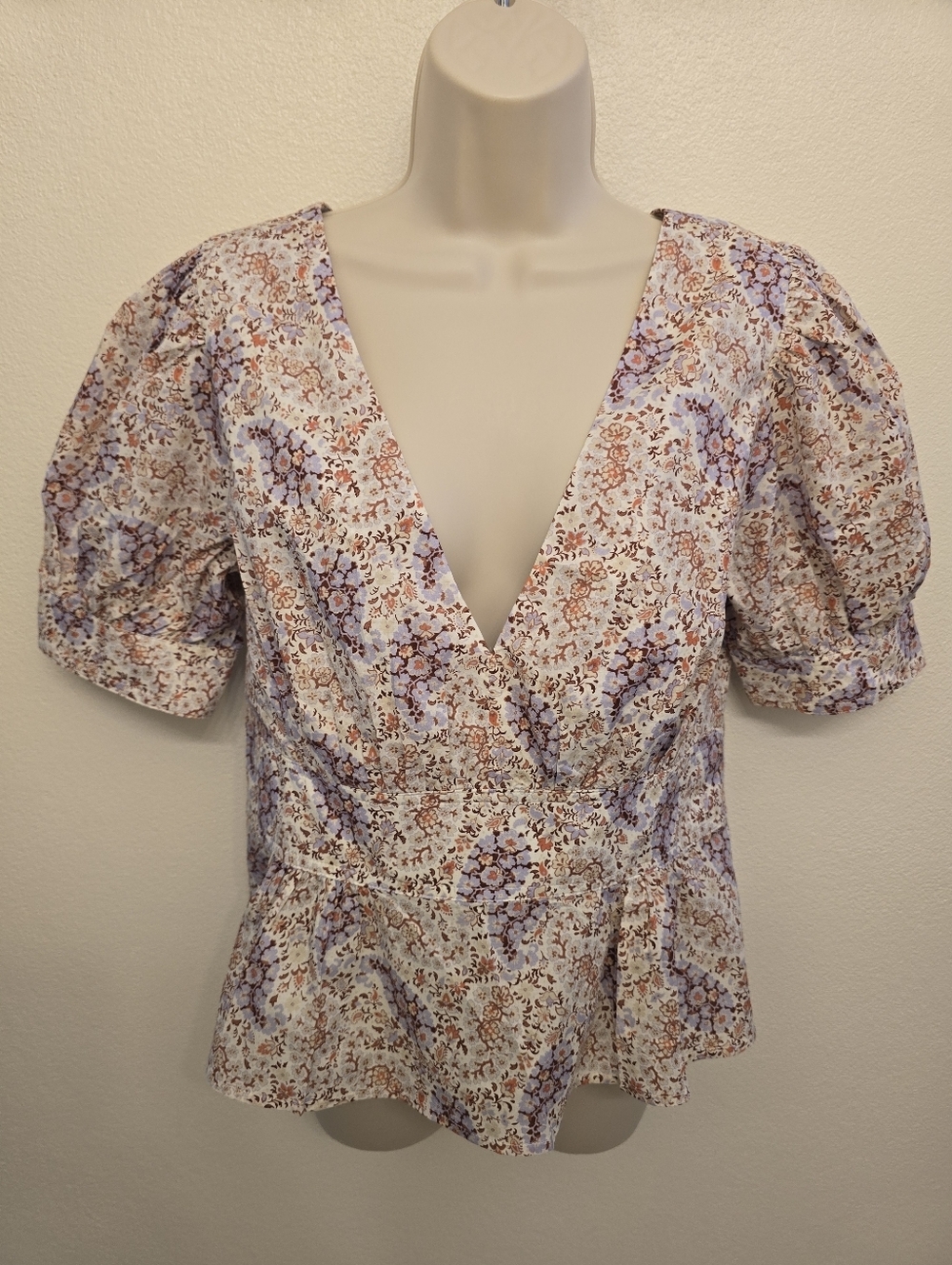 NWT J. Crew Floral Puff-Sleeve V-Neck Top - Lavender & Cream